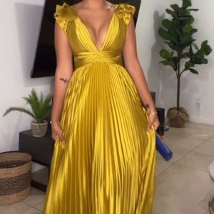 Mac Duggal Leena Pleated Ruffled Cap Sleeve Dress